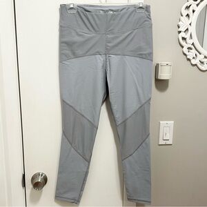 B Boutique By Evergreen Cropped Leggings Womens L Gray Performance Yoga NEW